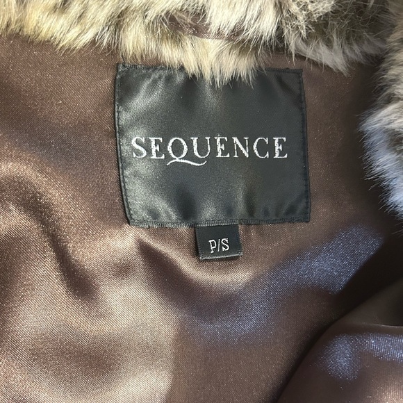 â˘Never Worn⢠Faux Fur Full Zip Vest Jacket with Stand Collar/Pockets (S-M) - Picture 12 of 15